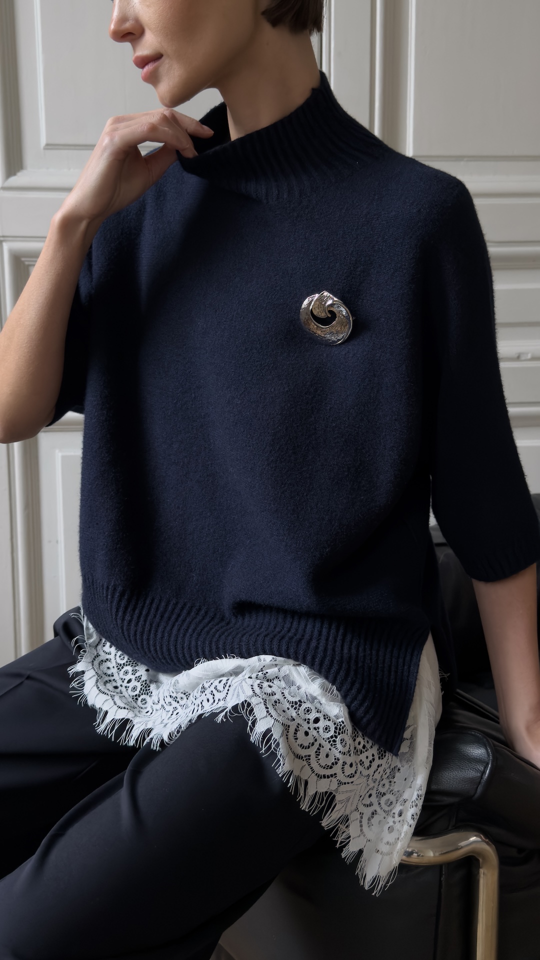 Джемпер с английской резинкой на горле и по краю