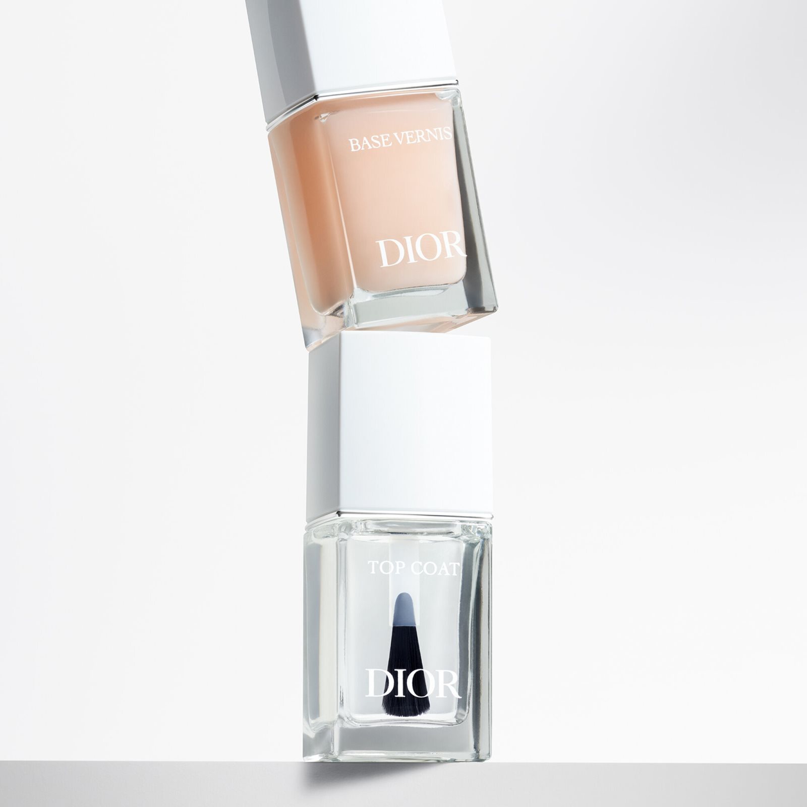 DIOR основа под лак для ногтей Dior Vernis Base Coat купить в Москве |  Доставка по России.