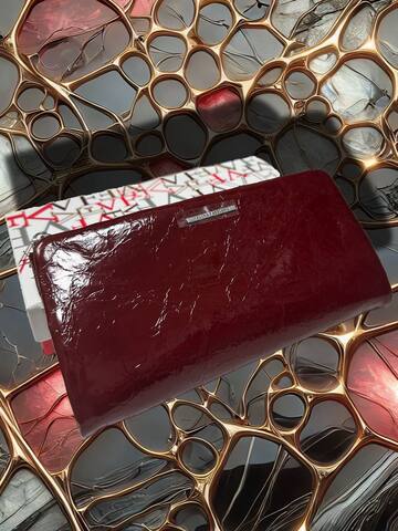 Кошелёк женский лаковый бордовый, на молнии, с отделениями для карт и мелочи