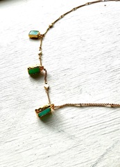 83227 - Колье-чокер с миниподвесками с зелеными альпанитами