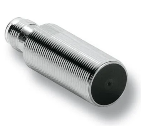 Omron E2A-M12LS04-WP-B15M