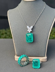 31949- Кольцо-дорожка из серебра 925 пробы с вставками цвет турмалин/параиба в огранке багет