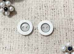 Пуговицы, d 1,3 см, 2 прокола