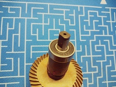 Шестерня редуктора DDE в сборе с валом CSE240L/CSE260L (792-827-045)