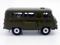 UAZ-3962 minibus plastic painted khaki Agat Mossar Tantal 1:43