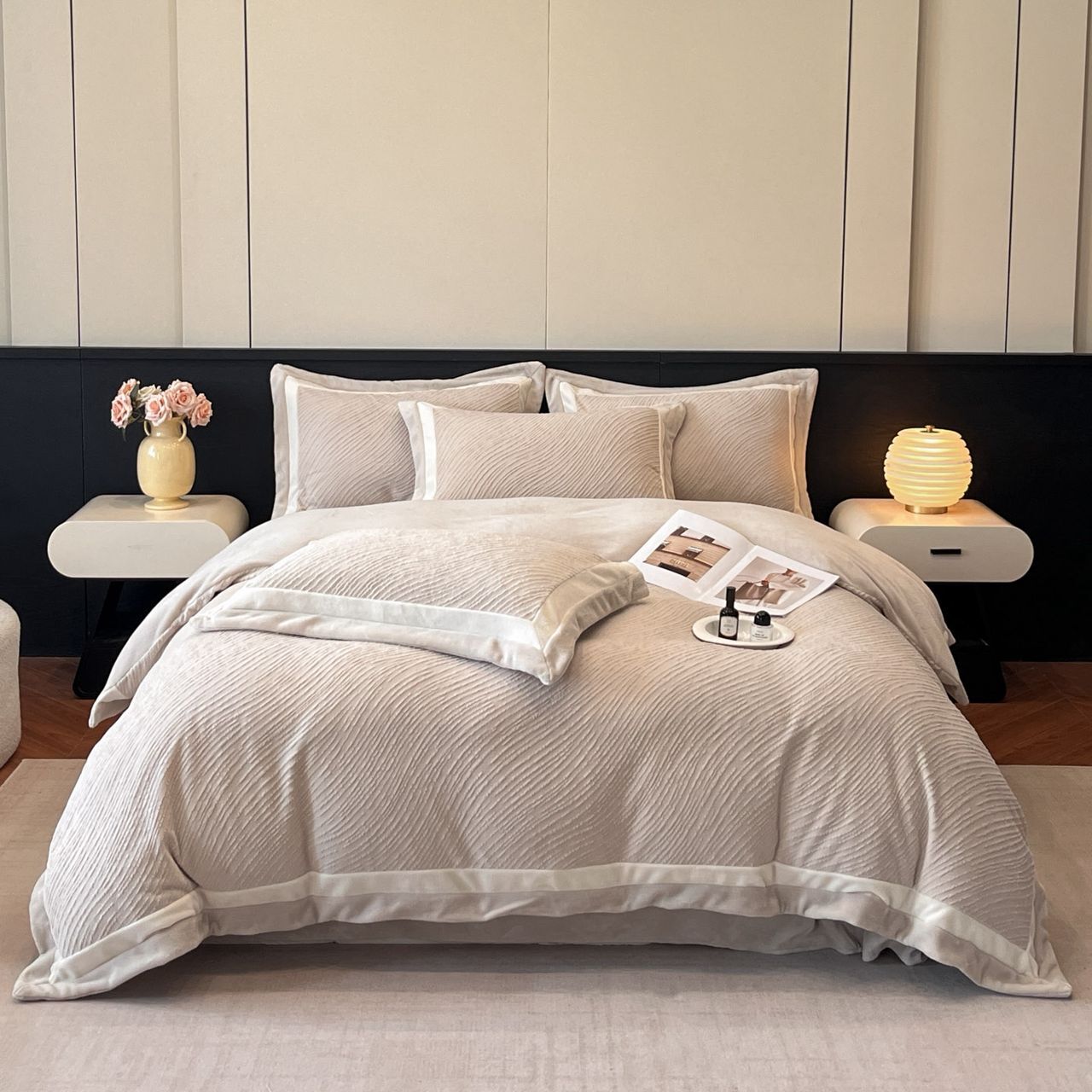 Постельное белье ЕВРО (двуспалка) Велюр серый белый кант