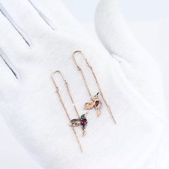 725374-sergi-prodevki-iz-zolota-s-rodolitami-s-podveskami-kolibri