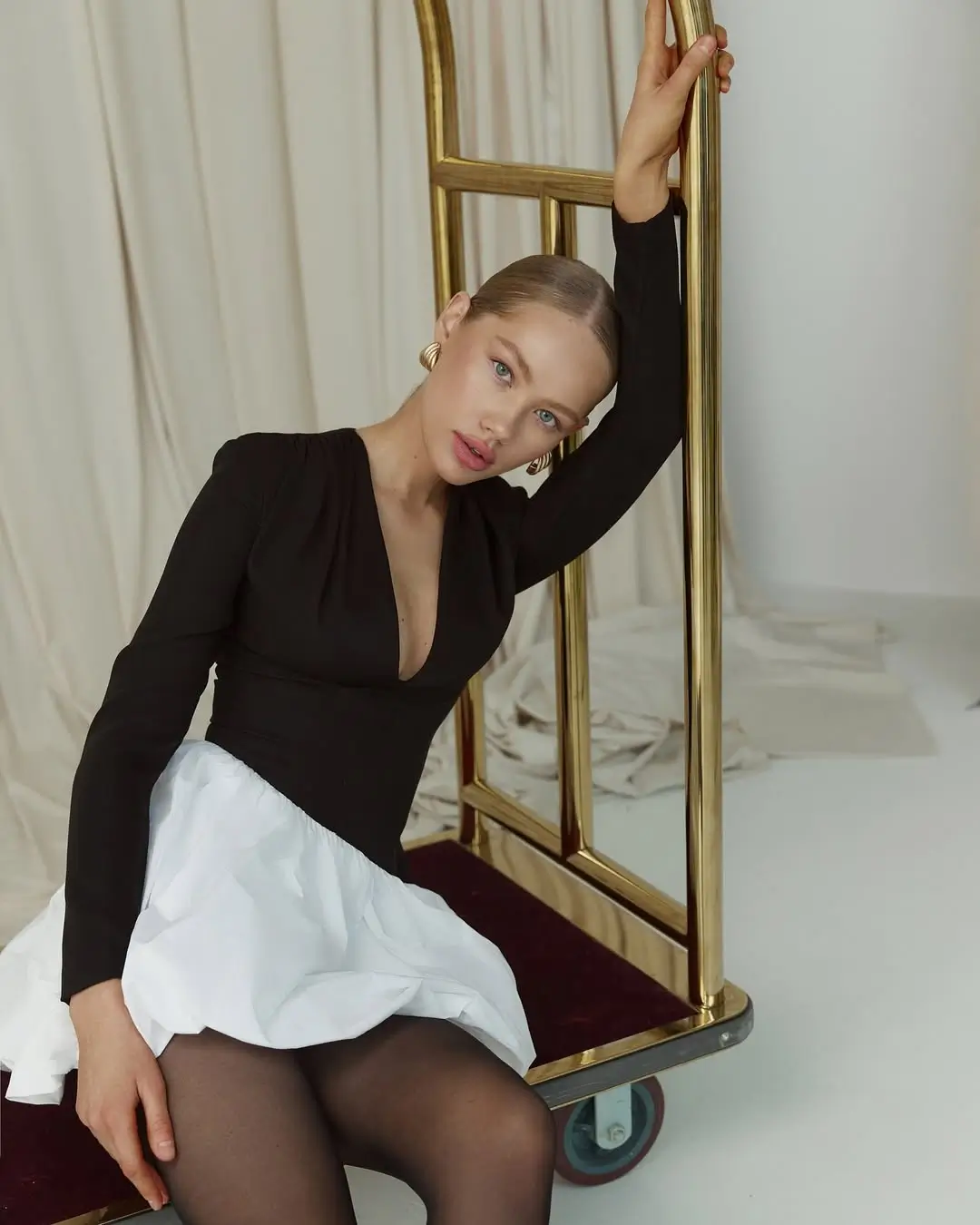 Платье-баллон с V-образным вырезом, Черно-белый