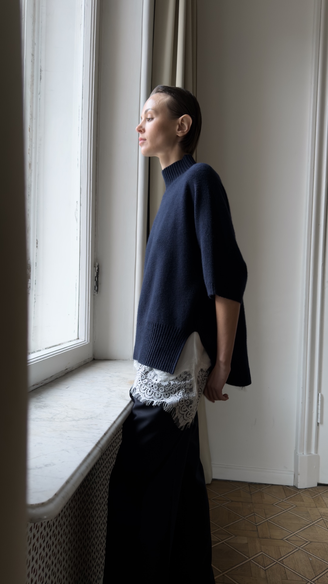 Джемпер с английской резинкой на горле и по краю