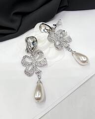 Серьги клипсы цветок с подвеской Alexandra Rich с кристаллами SWAROVSKI