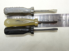 Отвертка шлицевая плоская (минусовая) 95х3.7х0.7мм (пластиковая ручка) СССР