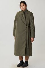 Зимнее пальто на запах из зеленой мембраны