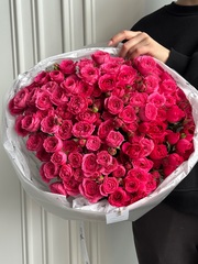 Букет моно из кустовых роз 25 шт