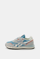 Кроссовки женские REEBOK CLASSIC NYLON 89