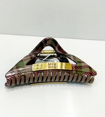 Z007- Заколка-краб для волос MIU MIU