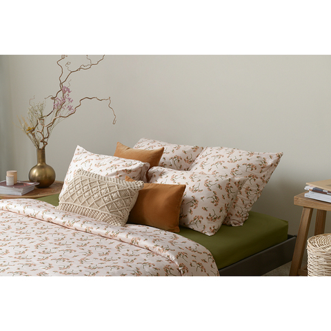 Наволочка декоративная бархатная 45x45 Tkano Essential коричневая