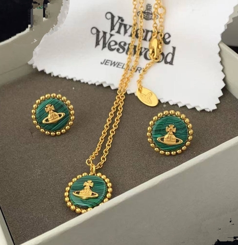 komplekt-ukrashenij-kole-sergi-pusety-vivienne-westwood-s-zelenoj-vstavkoj