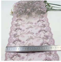 Вышивка на сетке лаванда/цветы 22 см