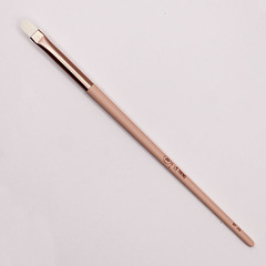 TF BIT210 Плоская многофункциональная кисть для теней, консилера и макияжа губ I'm TREND