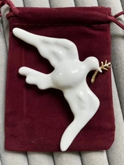 22827-stilnaya-brosh-golub-mira-bird-v-stile-schiaparelli