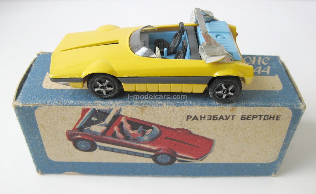 1/43 Autobianchi RUNABOUT bertone 組立キット 1969 Autobianchi A112 Runabout Bertone 1:43 YOW MODELLINI scale