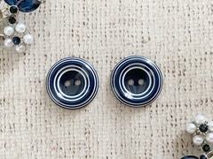 Пуговицы, d 2,2 см, прокола