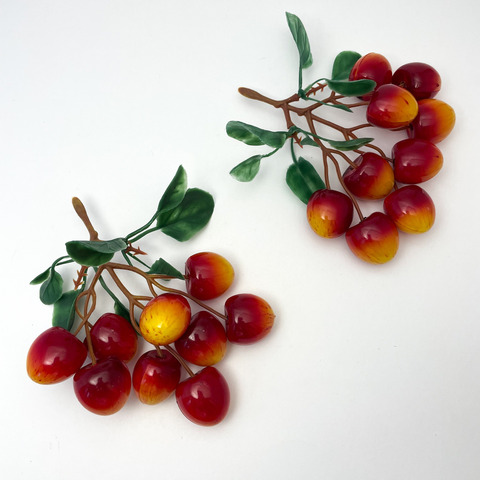 Черешня красно-желтая, ветка 13,5 см., набор 2 грозди.