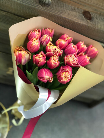 19 тюльпанов Премиум