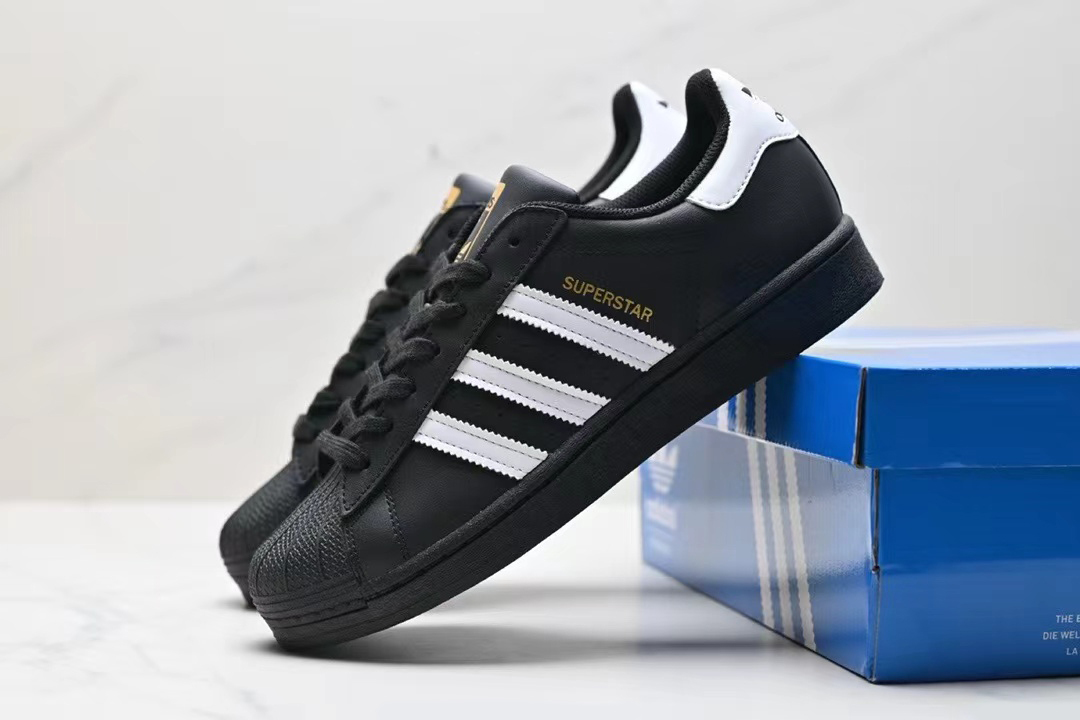 Adidasi adidas superstar 2025