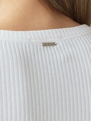 Футболка из трикотажа в широкий рубчик  D49.064 (112997)