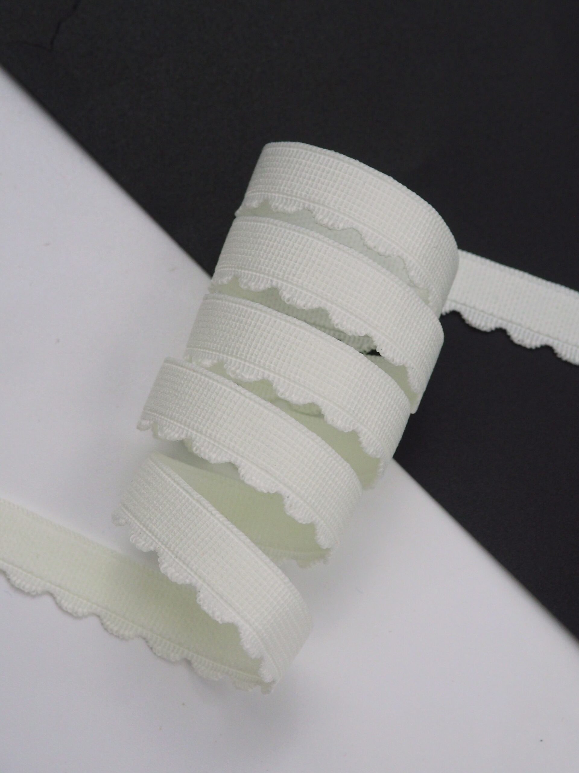 Резинка отделочная шампань ажурная ширина 12 мм с учетом фестона