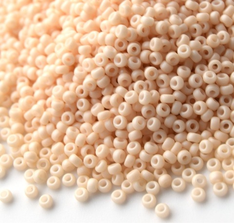 RR-2022 Бисер круглый Миюки 11/0 Античный бежевый матовый непрозрачный /Miyuki round 11/0 Opaque matte antique beige