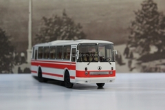 LAZ 699R white-red Classicbus 1:43