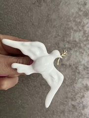 22827- Стильная брошь ГОЛУБЬ МИРА (BIRD) в стиле Schiaparelli