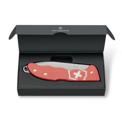 Нож Victorinox Evoke Alox LE 2025, Stone Red (0.9415.L25)