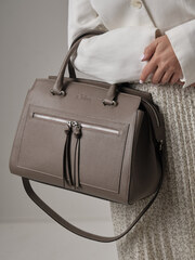 Сумка саквояж Schatz 40768 тауп