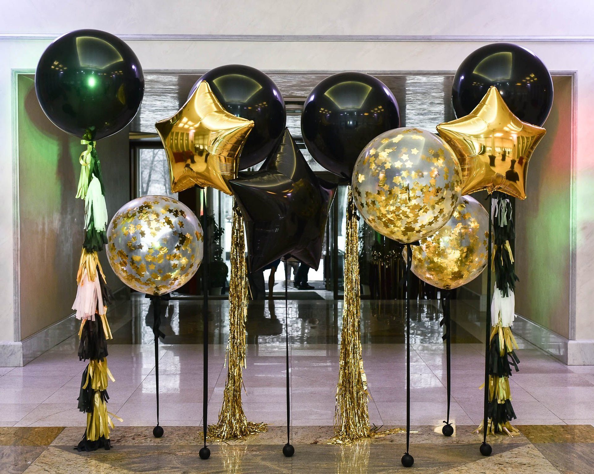 Украшение зала шарами - заказать | Оформления из воздушных шаров в Москве недорого