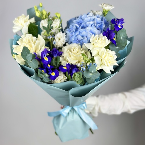 Авторский букет с ирисами и гортензиями (M)