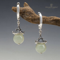 Серьги "Доугун" из буромского нефрита.