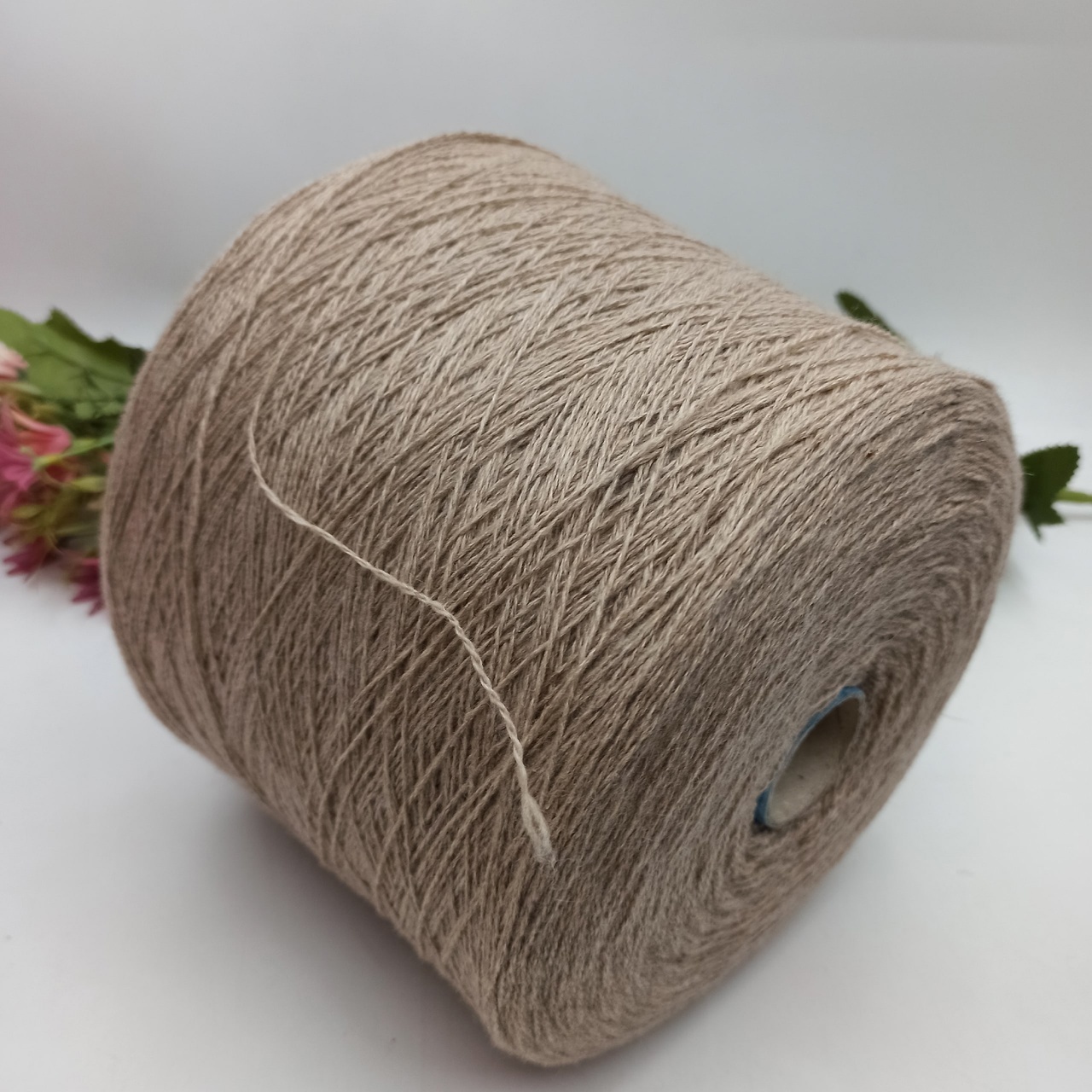 Як кашемир. Як кашемир. Твид с шелком. Твид с шелком. Donegal 250м/100гр 45%шерсть 25% шелк 30% па.