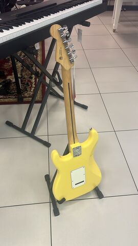 FENDER PLAYER Stratocaster MN BCR Электрогитара, цвет желтый