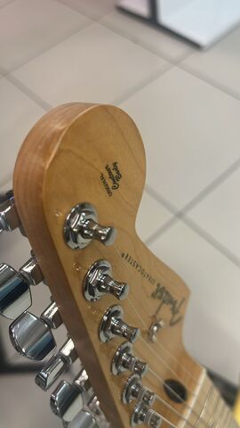FENDER PLAYER Stratocaster MN BCR Электрогитара, цвет желтый