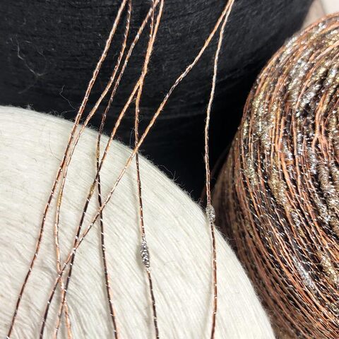 Лен (35%) с люрексом и шишибриками NODINO DI LINO 600 бежевый с золотом и серебром