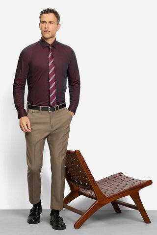 OLYMP LEVEL 5 BODY FIT Сорочка гладкая с технологией Easy Iron и сертификацией Oeko Tex