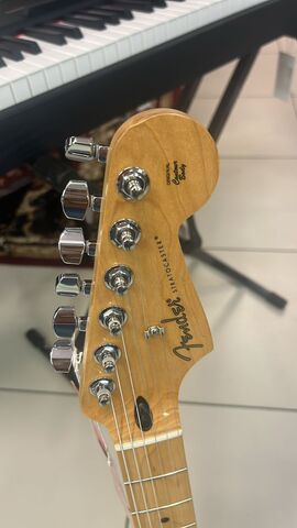 FENDER PLAYER Stratocaster MN BCR Электрогитара, цвет желтый