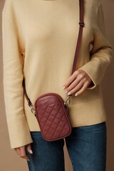 Сумка кожаная на плечо кросс-боди светло-бордовая