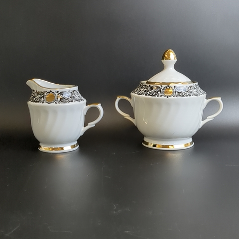 Сахарница и сливочник фарфоровые из сервиза, декор, золочение, винтаж времен СССР, Рига 1980-е гг