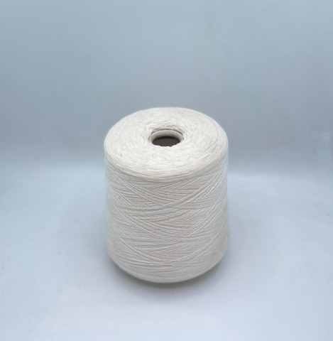 New Mill (пр.Италия),art- Velox 1450м/100гр,40% меринос, 10% кашемир, 25% вискоза, 25% полиамид. Цвет- Молочный(3168), арт.31736