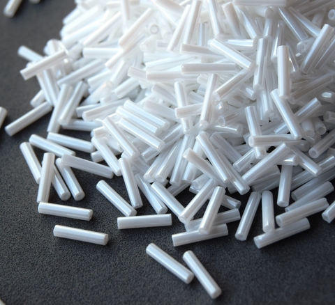 Стеклярус Тохо 9 мм 0121 белоснежный