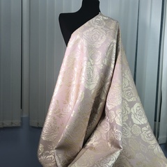 Мерный лоскут 1,05 м жаккард розовый с золотыми розами 3213